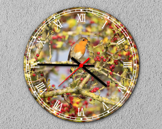 “Robin Amongst The Berries” Clock